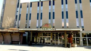 The entrance to Hastings Racecourse.